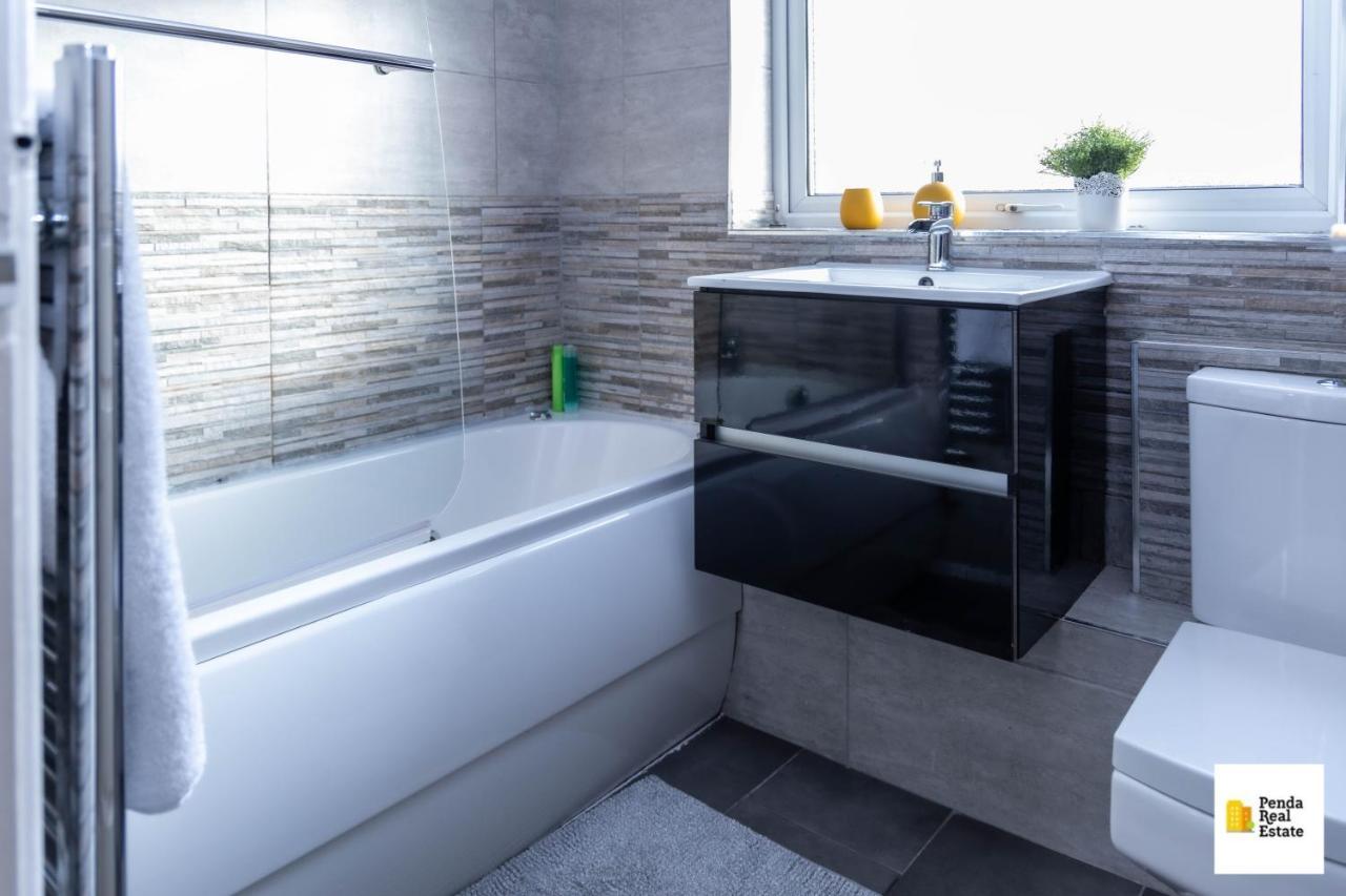 Penda Contractor And Leisure Guests Nottingham Villa Exterior foto